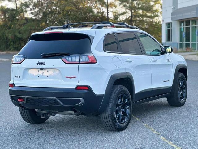 Photo of 2020 Bright White Clearcoat Jeep Cherokee