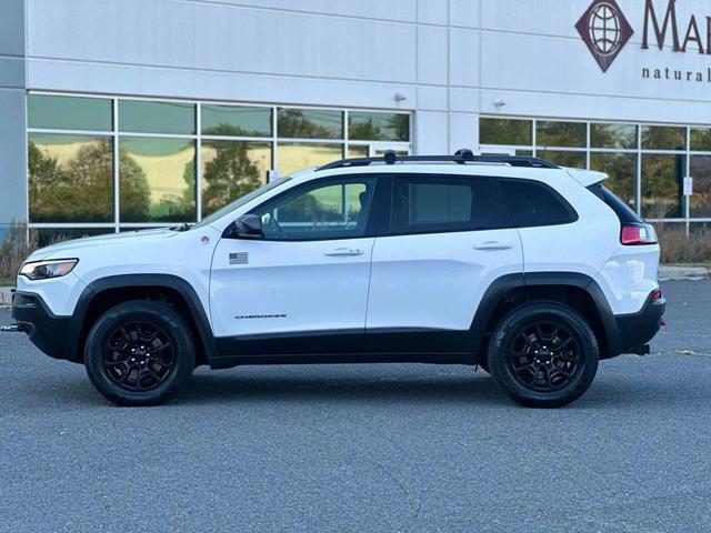Photo of 2020 Bright White Clearcoat Jeep Cherokee