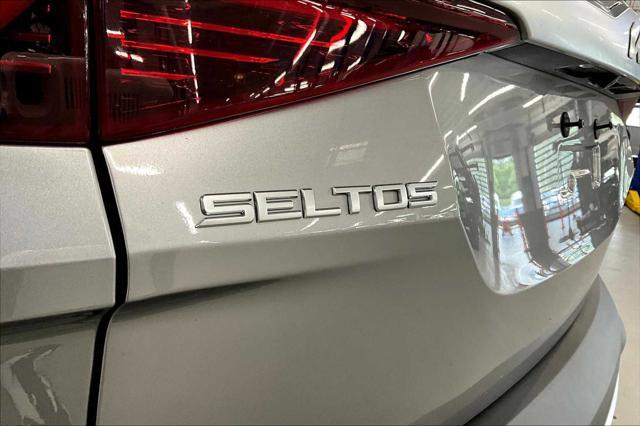 Photo of 2022 Steel Gray Kia Seltos