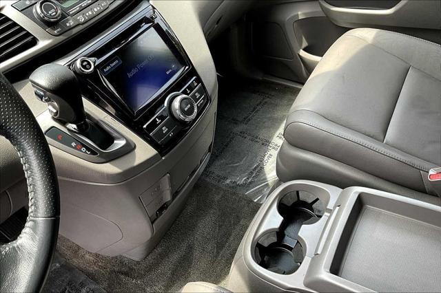 Photo of 2014 White Diamond Pearl Honda Odyssey