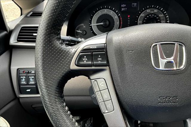 Photo of 2014 White Diamond Pearl Honda Odyssey