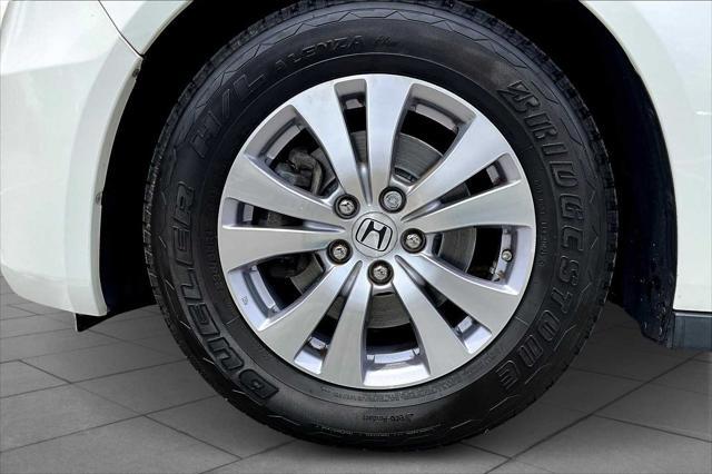 Photo of 2014 White Diamond Pearl Honda Odyssey