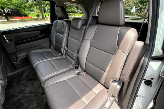 Photo of 2014 White Diamond Pearl Honda Odyssey