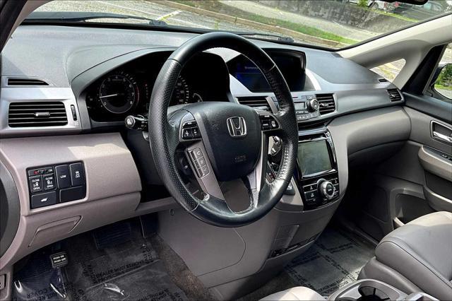 Photo of 2014 White Diamond Pearl Honda Odyssey