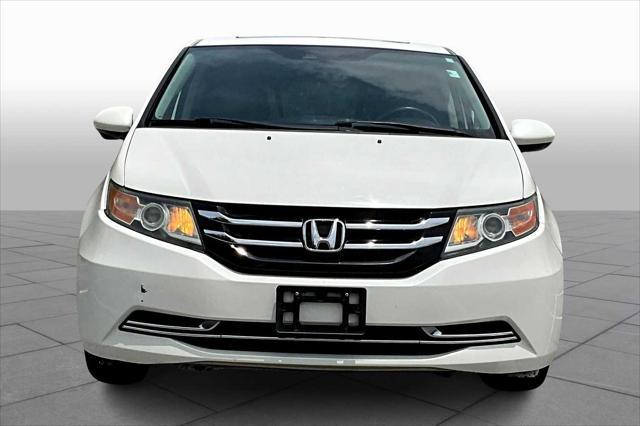 Photo of 2014 White Diamond Pearl Honda Odyssey