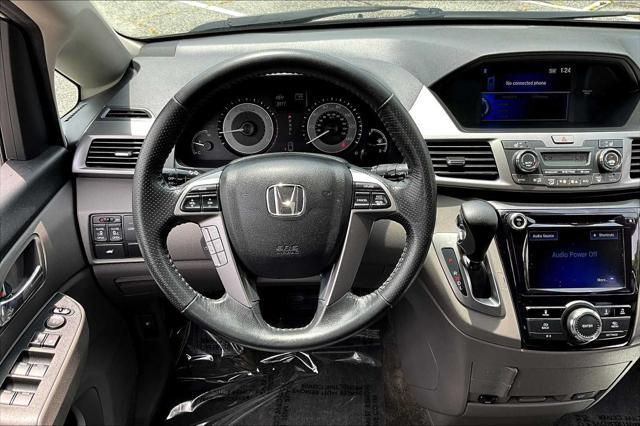 Photo of 2014 White Diamond Pearl Honda Odyssey