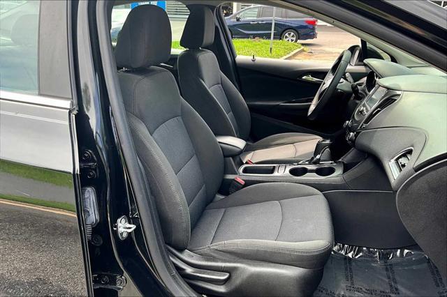 Photo of 2017 Mosaic Black Metallic Chevrolet Cruze