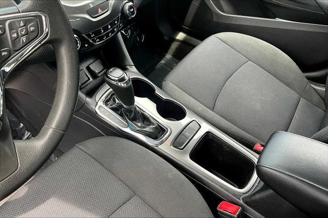 Photo of 2017 Mosaic Black Metallic Chevrolet Cruze
