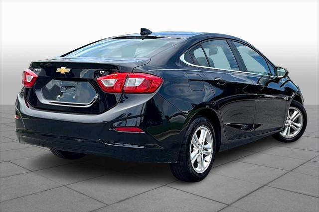 Photo of 2017 Mosaic Black Metallic Chevrolet Cruze
