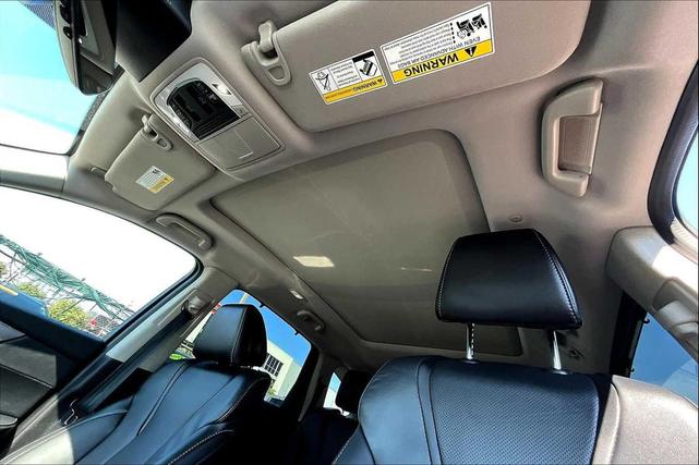 Photo of 2023 Lunar Silver Metallic Acura MDX