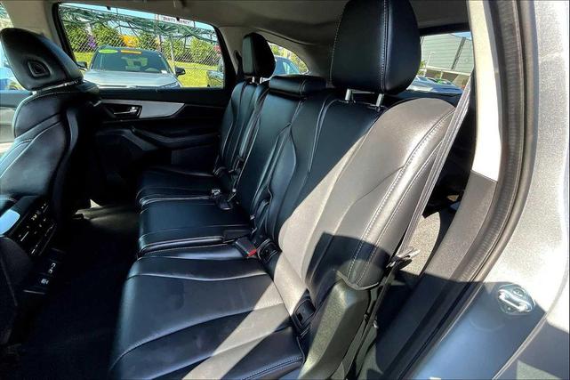Photo of 2023 Lunar Silver Metallic Acura MDX