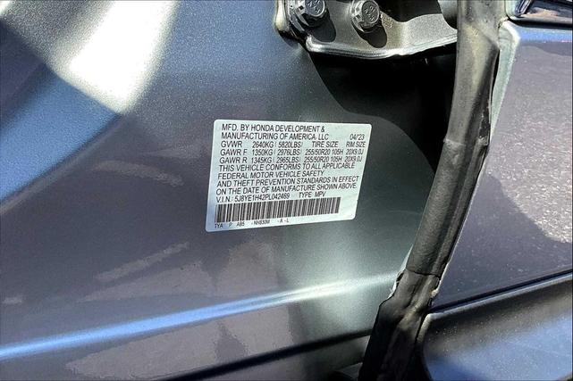 Photo of 2023 Lunar Silver Metallic Acura MDX