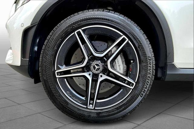 Photo of 2022 MANUFAKTUR Diamond White Metallic Mercedes-Benz GLC 300