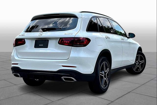 Photo of 2022 MANUFAKTUR Diamond White Metallic Mercedes-Benz GLC 300