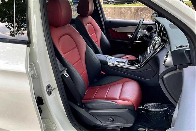 Photo of 2022 MANUFAKTUR Diamond White Metallic Mercedes-Benz GLC 300