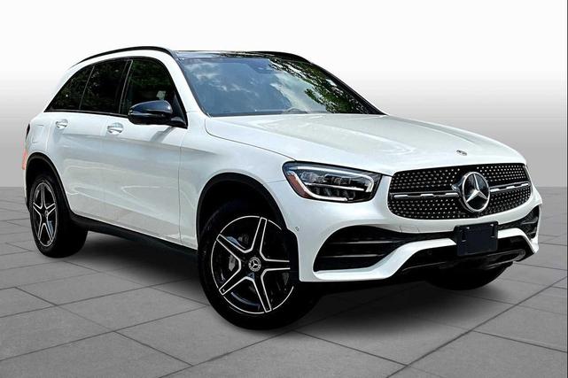 Photo of 2022 MANUFAKTUR Diamond White Metallic Mercedes-Benz GLC 300