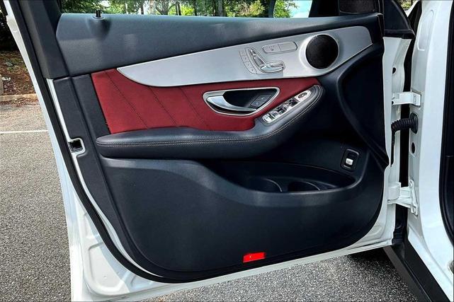 Photo of 2022 MANUFAKTUR Diamond White Metallic Mercedes-Benz GLC 300