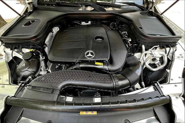 Photo of 2022 MANUFAKTUR Diamond White Metallic Mercedes-Benz GLC 300