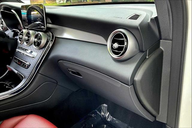 Photo of 2022 MANUFAKTUR Diamond White Metallic Mercedes-Benz GLC 300