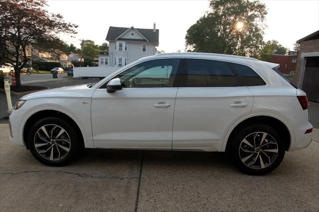 Photo of 2024 White Audi Q5