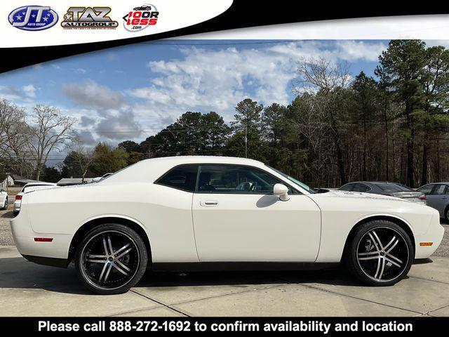 Photo of 2010 Stone White Clearcoat Dodge Challenger