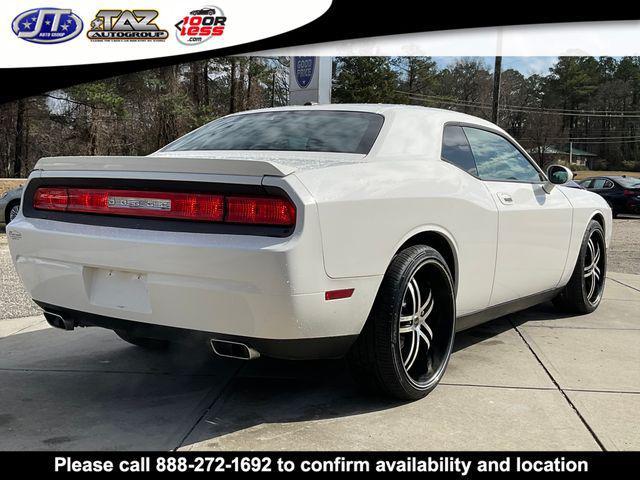 Photo of 2010 Stone White Clearcoat Dodge Challenger