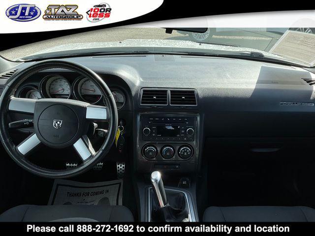 Photo of 2010 Stone White Clearcoat Dodge Challenger