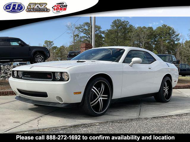 Photo of 2010 Stone White Clearcoat Dodge Challenger
