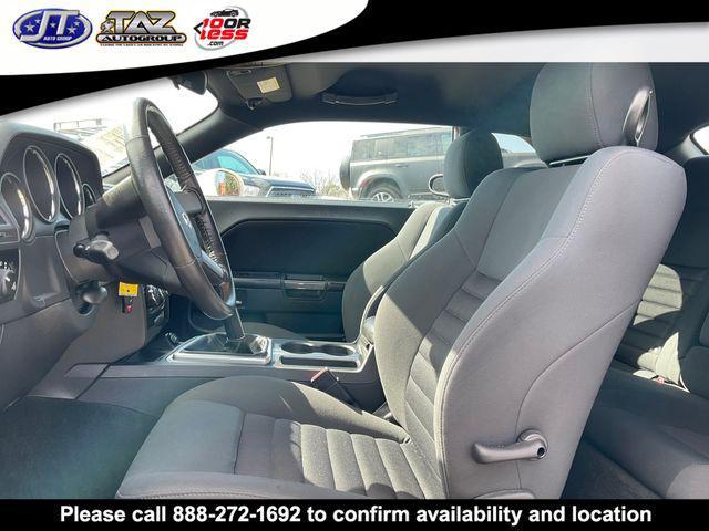 Photo of 2010 Stone White Clearcoat Dodge Challenger