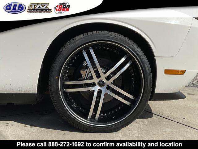 Photo of 2010 Stone White Clearcoat Dodge Challenger
