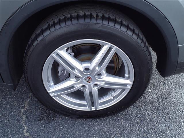 Photo of 2016 Meteor Gray Metallic Porsche Cayenne