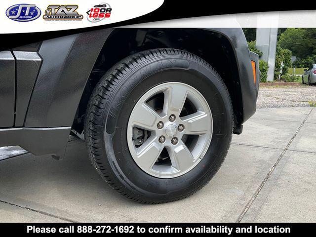 Photo of 2011 Brilliant Black Crystal Pearlcoat Jeep Liberty