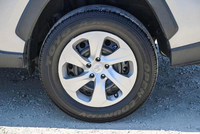 Photo of 2022 Silver Toyota RAV4