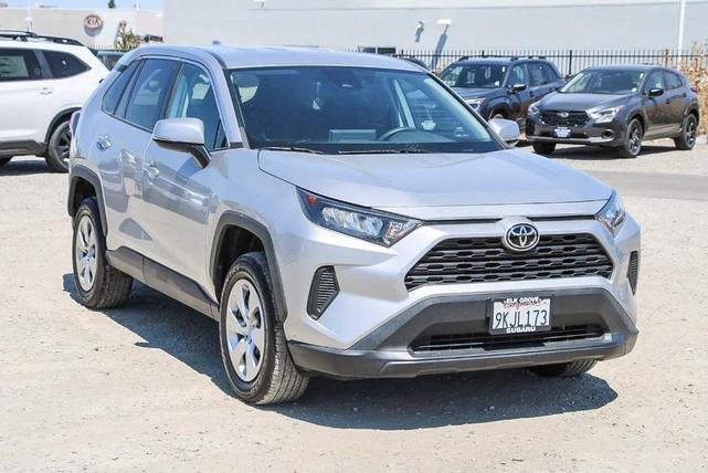Photo of 2022 Silver Toyota RAV4