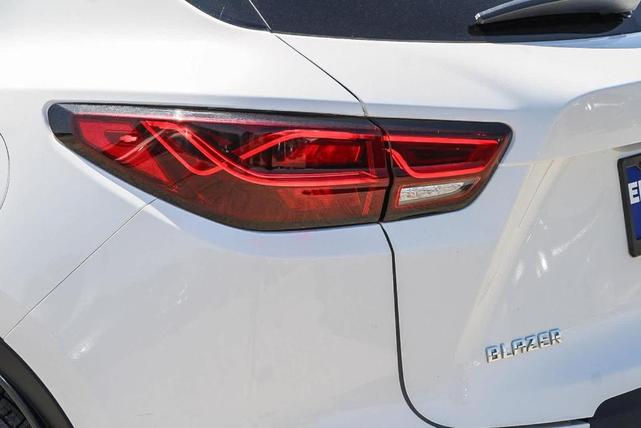 Photo of 2023 White Chevrolet Blazer