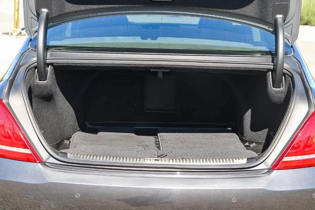 Photo of 2019 Gray Genesis G90