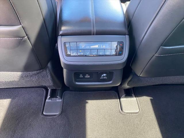 Photo of 2022 White Nissan Pathfinder