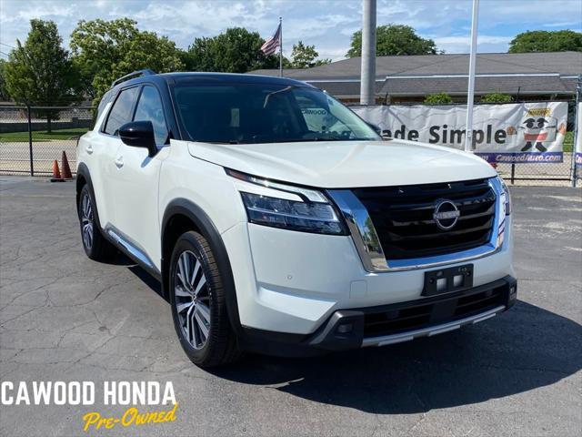 Photo of 2022 White Nissan Pathfinder