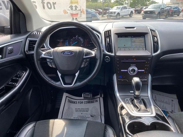 Photo of 2018 Ingot Silver Metallic Ford Edge