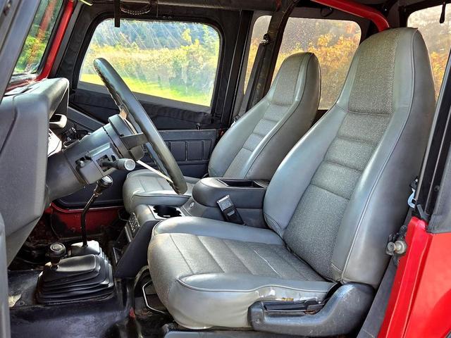 Photo of 1995 Red Jeep Wrangler