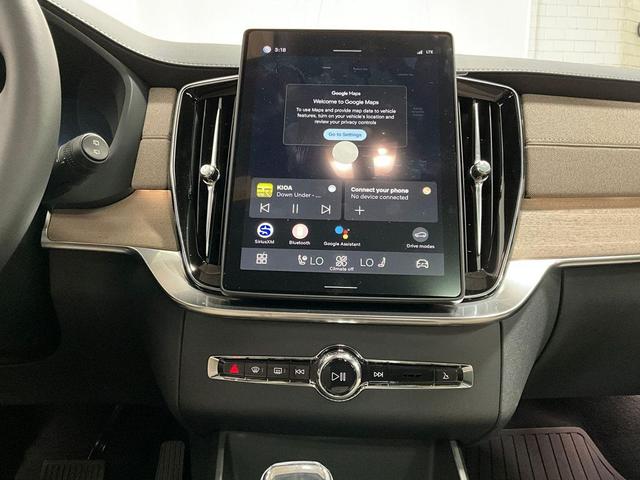 Photo of 2026 Crystal White Pearl Volvo XC90 Plug-In Hybrid