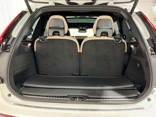Photo of 2026 Crystal White Pearl Volvo XC90 Plug-In Hybrid