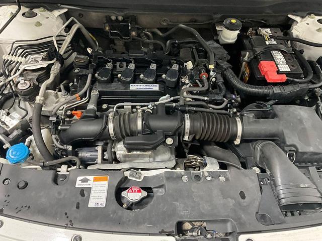 Photo of 2018 Platinum White Pearl Honda Accord