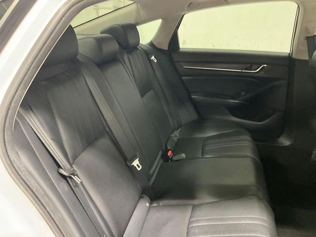 Photo of 2018 Platinum White Pearl Honda Accord