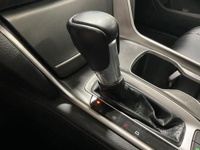 Photo of 2018 Platinum White Pearl Honda Accord