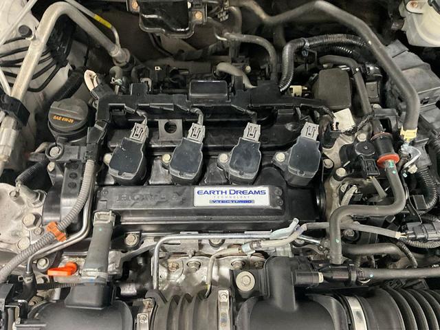 Photo of 2018 Platinum White Pearl Honda Accord