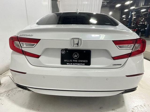 Photo of 2018 Platinum White Pearl Honda Accord