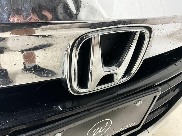 Photo of 2018 Platinum White Pearl Honda Accord