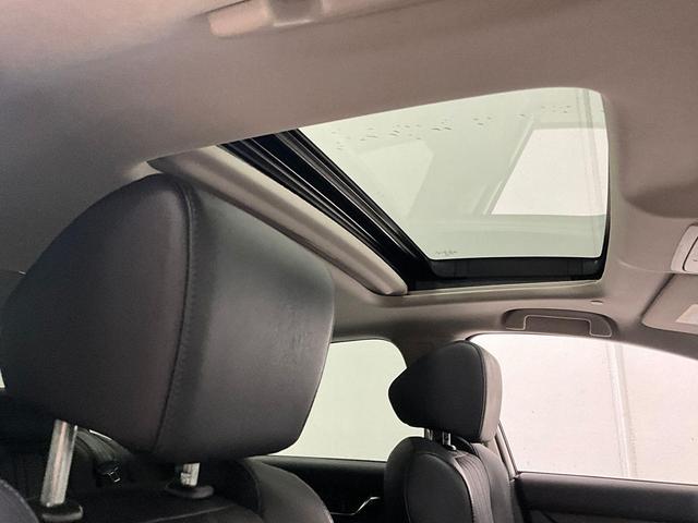 Photo of 2018 Platinum White Pearl Honda Accord