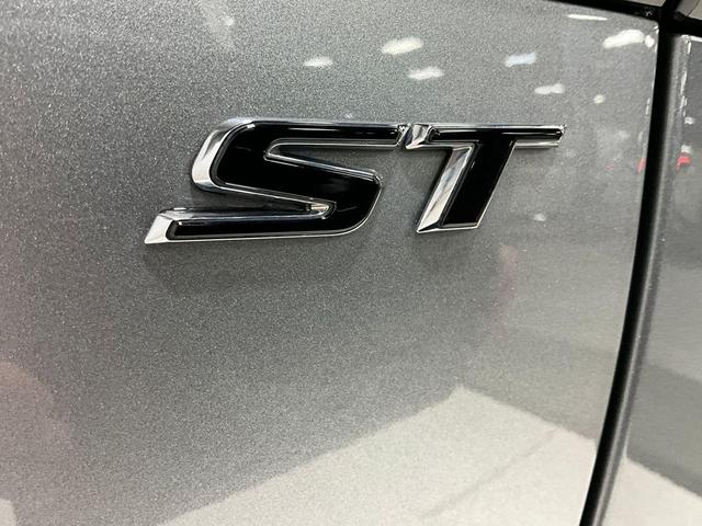 Photo of 2023 Moonstone Gray Metallic Buick Envision